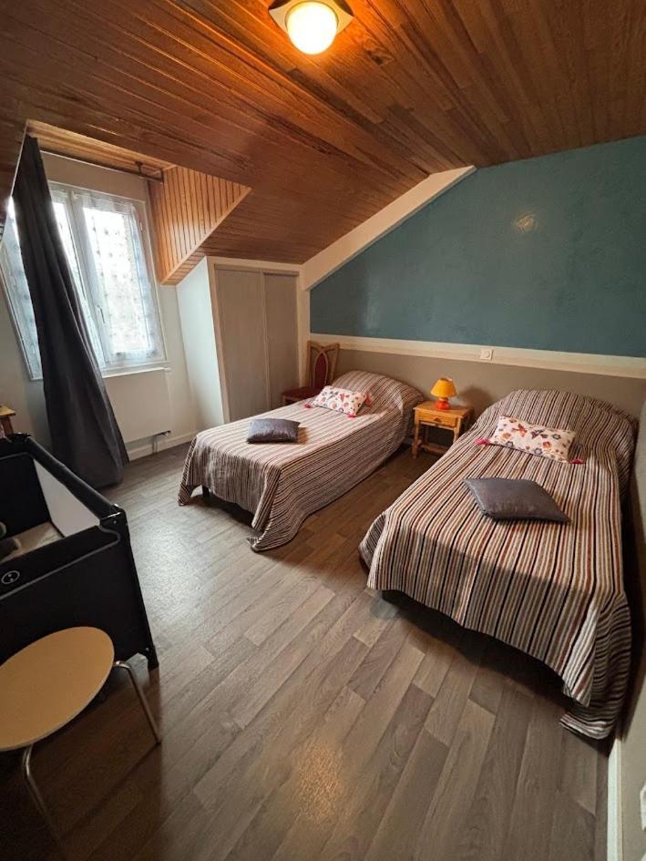 Auberge De La Normandie Junhac Экстерьер фото