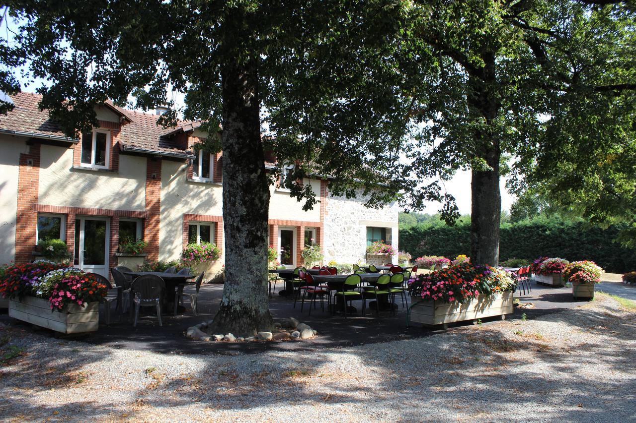 Auberge De La Normandie Junhac Экстерьер фото